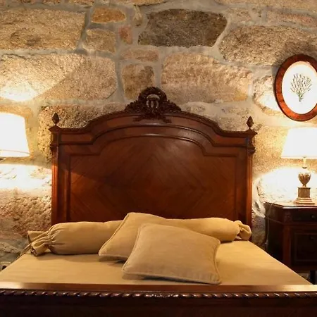 Casa Do Meio Do Povo - Turismo De Habitacao Chaves