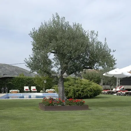 Casa Do Meio Do Povo - Turismo De Habitacao Country house