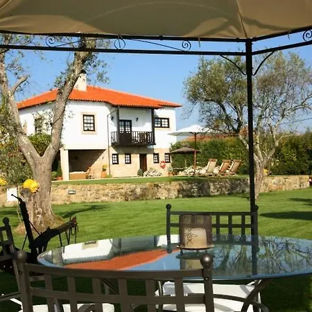 Casa Do Meio Do Povo - Turismo De Habitacao * Chaves