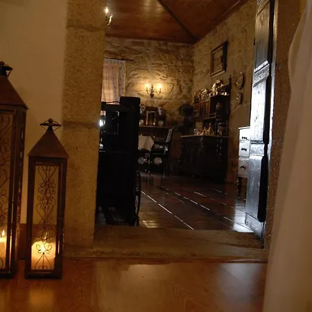 Casa Do Meio Do Povo - Turismo De Habitacao