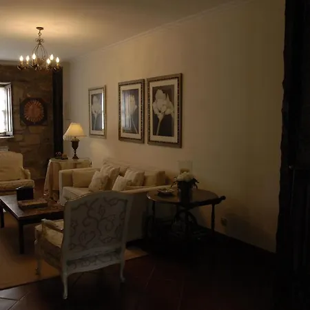 Casa Do Meio Do Povo - Turismo De Habitacao *