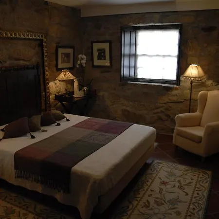 Landsted Casa Do Meio Do Povo - Turismo De Habitacao *