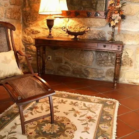 Landsted Casa Do Meio Do Povo - Turismo De Habitacao