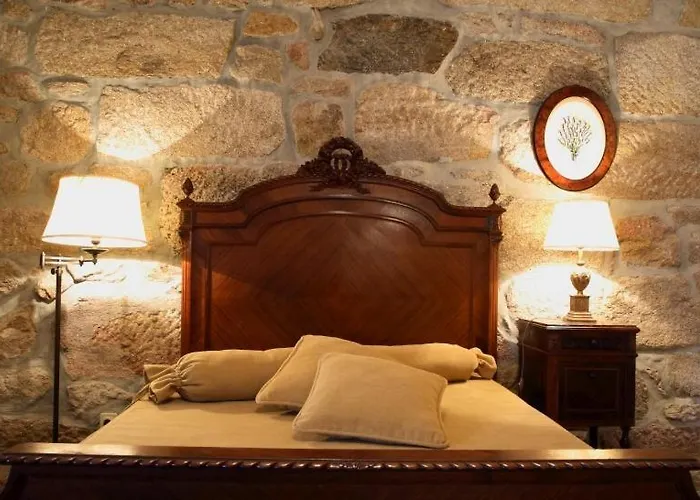 Casa Do Meio Do Povo - Turismo De Habitacao Chaves