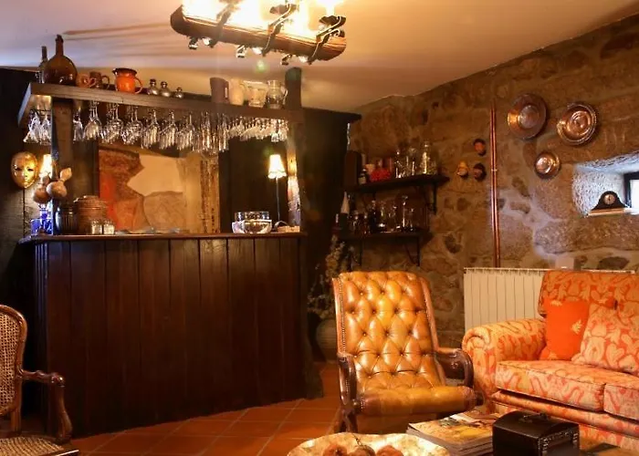 Casa Do Meio Do Povo - Turismo De Habitacao Chaves