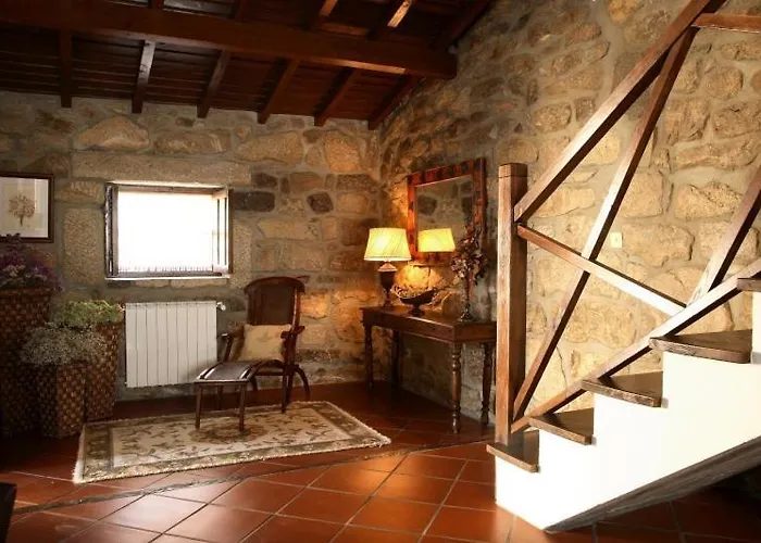 Casa Do Meio Do Povo - Turismo De Habitacao * Шавиш